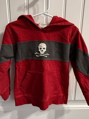 Wes and Willy Toddler Pullover Skull Hoodie, Size 2T